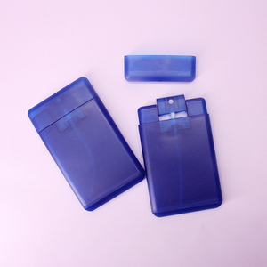 뜨거운 20ml 40ml 리필 알코올 <span class=keywords><strong>Sanitiser</strong></span> 포켓 스프레이 병 손 소독제 신용 카드 모양 실리콘 케이스 홀더 - Product Image 5