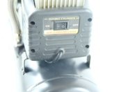 Pompe à pneu portable avec réservoir d'air Gonfleur de pneu en métal DC 12 volts Compresseur d'air de voiture pour camion
