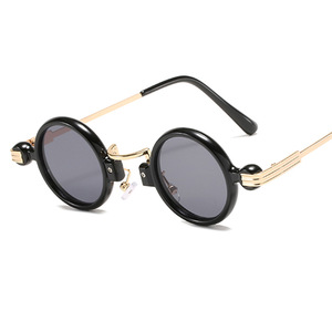 <span class=keywords><strong>Lunettes</strong></span> <span class=keywords><strong>de</strong></span> <span class=keywords><strong>soleil</strong></span> rétro steampunk européennes et américaines, petites, en métal et plastique, UV400, pour femmes, monture complète, tendance - Product Image 1