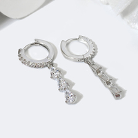 Boucles d'oreilles créoles pendantes plaquées or 18 carats pour femme, avec triple zircon cubique et pendentif goutte d'eau en zircon cubique, style Huggie