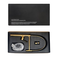 Robinet de cuisine de luxe en laiton doré avec douchette extractible à ressort et bec rotatif, mitigeur chaud/froid pour la vente en gros et les projets