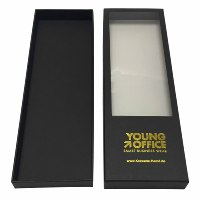 Boîte de luxe noire pour cravates avec fenêtre transparente et logo personnalisé en feuille d'or, emballage cadeau d'affaires pour cravates