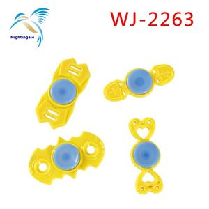 Fabricant en gros il y a des oiseaux WJ-2263 sonnant Mini doigt Spinner toupies petit sol en plastique Spin Stack jouets pour - Product Image 5