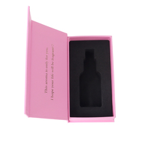 Boîte à parfum rectangulaire rose style livre avec bordure dorée, doublure en mousse noire, emballage cadeau personnalisé haut de gamme