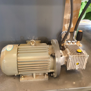Machine de dragage compacte à prix compétitif et avec garantie pour le dragage de canalisations en espaces restreints et l'élimination des boues - Product Image 6