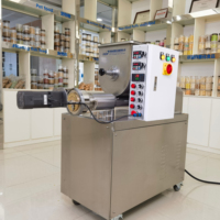 Ligne de production de pâtes macaroni pour farine de blé et eau avec mélange et extrusion pour la transformation alimentaire commerciale