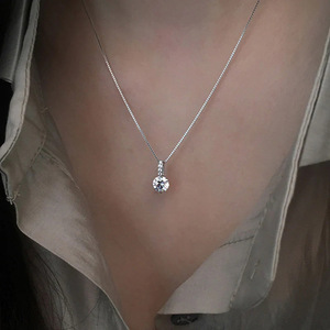 Collar con colgante redondo para mujer, joyería minimalista de moda para uso diario - Product Image 1