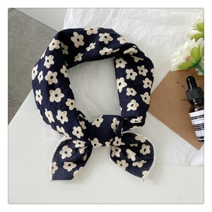 Bandana noir brodé, bandana multifonction pour <span class=keywords><strong>chien</strong></span>, bandana doux et respirant abordable pour les patients atteints de cancer - Product Image 1