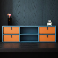 Meuble TV moderne avec tiroirs en cuir et étagères ouvertes, laque bleue, luxe, salon, sur mesure