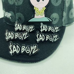 Distintivi e spille personalizzati in metallo smaltato morbido e duro con design Sad Boy per cappelli, colletti e abbigliamento, all'ingrosso da produttore cinese - Product Image 3
