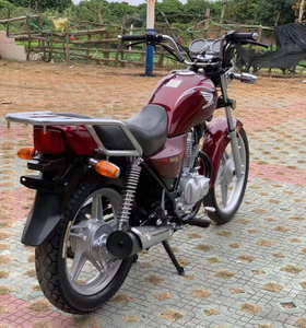 Utilisé pour la <span class=keywords><strong>Triumph</strong></span> T900 de 2013. Moto de rue super puissante et de haute qualité - Product Image 5