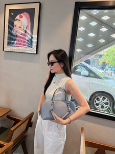 Pochette dôme allongée en cuir véritable exclusif, Cadeaux d'affaires VIP de Dubaï, Personnalisation pour propriétaires de marques, Fabricant B2B - Product Image 2