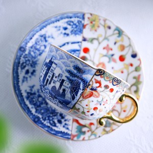 Ensemble de tasses à thé et soucoupes en porcelaine de style chinois avec poignée dorée et motifs floraux, idéal pour le thé de l'après-midi ou comme cadeau - Product Image 3