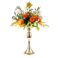 Il portacandele di fabbrica del fiore del candeliere può essere personalizzato sala per matrimoni in metallo europeo con ornamenti floreali in oro