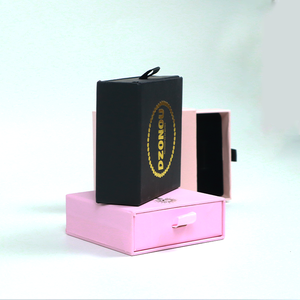 Caja de Joyería Personalizada Reciclable con Forma de Cajón, Cierre Magnético, Laminación Mate y Grabado en Relieve para Collar, Pulsera y Anillo - Product Image 6
