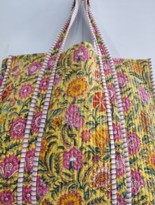 Sac fourre-tout en coton matelassé Boho fait à la main, écologique et durable, design floral réversible, sac d'épicerie robuste - Product Image 3