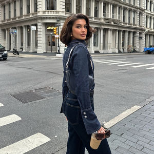 Camisa vaquera vintage estilo americano para mujer, diseño de paneles con costuras en contraste, cuello abotonado, cintura ajustada, color azul. - Product Image 4