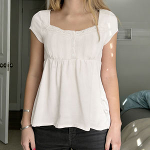 T-shirt décontracté pour femme, tricoté, écologique, à manches courtes, avec dentelle, couleur unie, col carré, taille haute, coupe ajustée, idéal pour l'été - Product Image 5