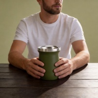 Gourde à Yerba Maté Ergonomique Moderne avec Finition Élégante en Grain de Bois, Tasse à Thé en Acier Inoxydable pour les Modes de Vie Contemporains