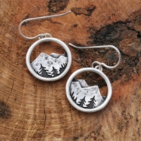 Boucles d'oreilles pendantes rondes couleur argent Montagne et pin pour femme, bijoux de mode pour mariage, cadeaux, boucles d'oreilles pendantes Alpine Dreamer