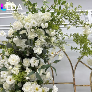 Arco de Flores Blancas Personalizado LEDA para Decoración de Bodas, Flores para Puerta de Boda, Decoración de Entrada con Hilera de Flores - Product Image 2