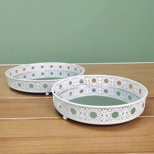 Plateau de service et de rangement pour bijoux en métal blanc de luxe, personnalisé, écologique et réutilisable, pour la décoration intérieure et l'utilisation sur le bureau de salon - Product Image 1