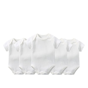 Vente en gros 5pcs body blanc à manches courtes pour bébé barboteuse nouveau-né vêtements pour bébé one sie - Product Image 1
