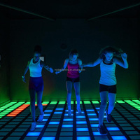 Plancher interactif avec jeux d'activation personnalisés à grille LED RGB avec lumières en briques Système d'éclairage LED RGB moderne