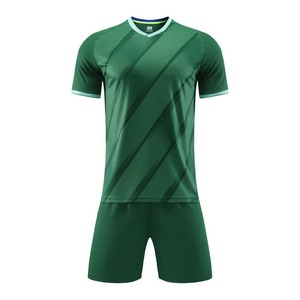 Vêtements de sport pour hommes pour le basketball, le football, l'entraînement, la course à pied, la gym, ensembles de shorts et de t-shirts pour athlètes - Product Image 3