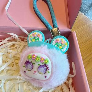 Nouveau porte-clés en peluche souple pour fille avec pompon, pendentif mignon pour sac à dos, porte-clés de voiture, vente en gros - Product Image 6