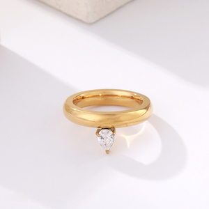 Anillo de diamantes de moda de lujo para mujer, anillos llamativos de acero inoxidable, joyería chapada en oro de 18 quilates para mujer - Product Image 1