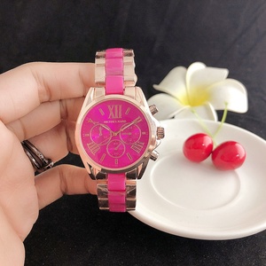 Montre à quartz pour femme, nouveau design ballon bleu, vente en gros, modèle Station West, pour le commerce international - Product Image 4