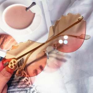 Lunettes de soleil de luxe tendance 2022, monture en alliage, verres monobloc, sans monture, style œil de chat, pour femmes - Product Image 4