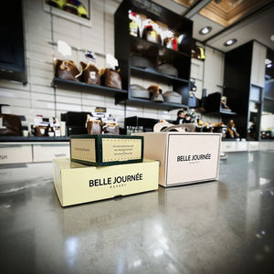 กล่องบรรจุภัณฑ์สำหรับตกแต่งเค้กคุกกี้ฟอยล์<span class=keywords><strong>หน้า</strong></span>ต่าง<span class=keywords><strong>ถ้วย</strong></span>กระดาษ<span class=keywords><strong>ฟอยล์</strong></span>ลายนูนกันน้ำโรงงานจีน - Product Image 1