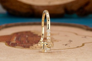 Anillo Ovalado de Dos Puntas para Uso Diario, Elegante Anillo de Mujer con Diseño Moderno y Minimalista, Ajuste Cómodo - Product Image 2