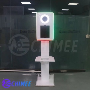 บูธถ่ายภาพสําหรับแผ่นขนา<span class=keywords><strong>ด</strong></span> 12.9 10.9 นิ้วพร้อมไฟแฟลชและไฟ LED รอบๆ บูธเสริมความงาม - Product Image 3