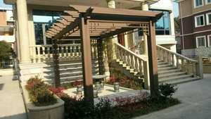 Pérgola de Diseño Personalizado con Estructura de Hierro Revestida de Vinilo WPC Ecológico, Resistente a los Rayos UV y al Agua, para Jardín - Product Image 3