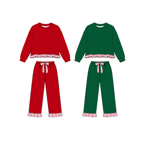 Ensemble sweat-shirt et pantalon tendance pour bébés filles, en coton biologique épais et élasthanne, à manches longues, imprimé, avec volants et poches, idéal pour les fêtes d'automne - Product Image 4