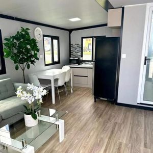 Maison en acier avec appareils électroménagers complets, facile à assembler, idéale pour la <span class=keywords><strong>location</strong></span> vacances, usage résidentiel permanent, ou comme <span class=keywords><strong>salle</strong></span> de séjour scolaire. - Product Image 3