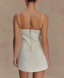 Elegante Conjunto de Top Corto con Tirantes Finos y Detalle de Botones para Mujer, Color Sólido, Primavera Verano - Product Image 3
