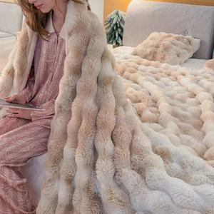 Juego de edredón coral ultra suave, ropa de cama de invierno tamaño King con comodidad ponderada cálida, incluye sábana, funda de almohada, funda Nórdica - Product Image 5