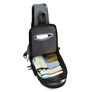 Großhandel Wasserdichte Diebstahlsichere Brusttasche USB Einzel-Schultertasche Umhängetasche für Herren Mit USB-Ladegerät - Product Image 5