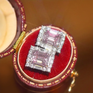 Orecchini a perno rosa scintillanti da donna, gioielli alla moda per tutti i giorni e feste - Product Image 2