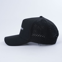 Gorra Trucker de Secado Rápido al por Mayor en Stock, Gorra Personalizada con Perforaciones Láser, Gorra de Béisbol Impermeable de 5 Paneles
