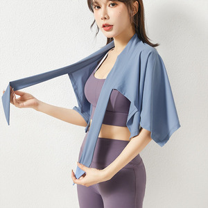 Jupe de yoga à séchage rapide pour femme, anti-exposition, avec couvre-taille irrégulier 2-en-1, idéale pour le sport et l'entraînement - Product Image 1