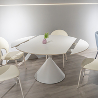 Table à manger minimaliste de style italien 4 chaises en blanc fonction meubles de cuisine petit appartement table rectangulaire convertible