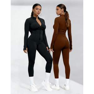Conjunto de yoga personalizado para mujer de 2 piezas, chaqueta con cremallera de manga larga y leggings ajustados, ropa deportiva elástica de poliéster y spandex para gimnasio - Product Image 1