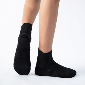 कस्टम पुरुषों के कुलीन बास्केटबॉल टेनिस एथलेटिक चालक दल को वसंत तल के लिए पॉलीमाइड नायलॉन संपीड़न टेरी कुशन डेओडोरेंट - Product Image 4