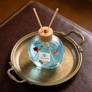 Difusor de Aromas Personalizado de Estilo Nórdico con Botella de Vidrio, Varillas y Tapa de Madera - Product Image 2