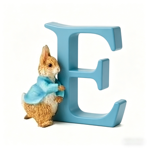 Figurine en résine Peter Rabbit lettre P, décor alphabet peint à la main pour chambre d'enfant et cadeaux personnalisés - Product Image 6
